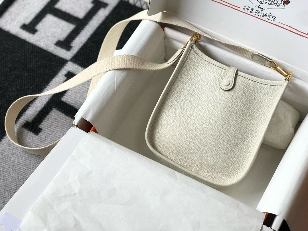 HM Evelyne 18 Togo Bag MILKY WHITE