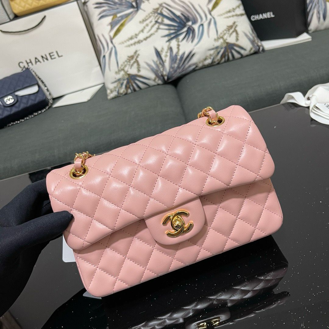 CC SMALL 23 FLAP BAG IN LIGHT PINK CALFSKIN/CAVIAR GOLD HARDWARE