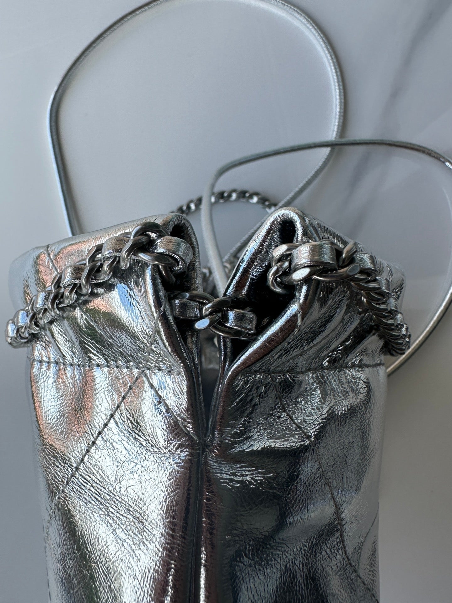 CC MINI 20 BAG IN SILVER METALLIC LAMBSKIN