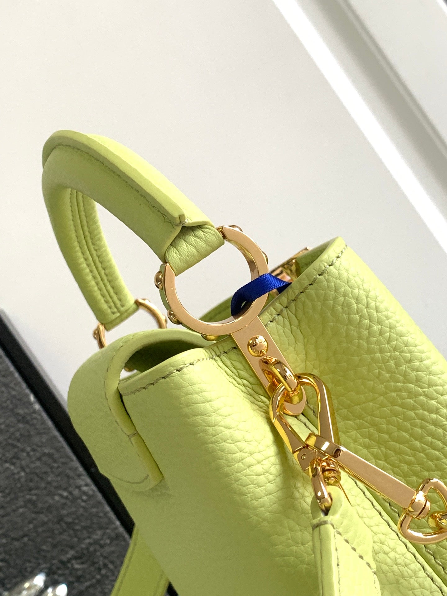 CAPUCINES MINI 21 IN PEAR GREEN TAURILLON GOLD HARDWARE