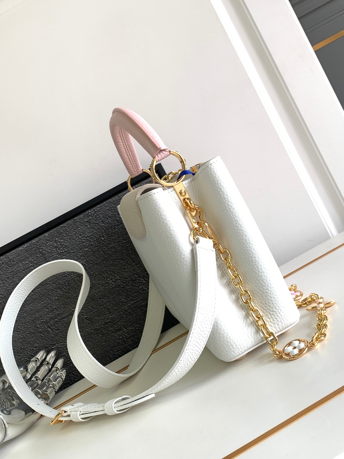 CAPUCINES BB 27 IN WHITE MIX PINK AND BEIGE TAURILLON GOLD HARDWARE