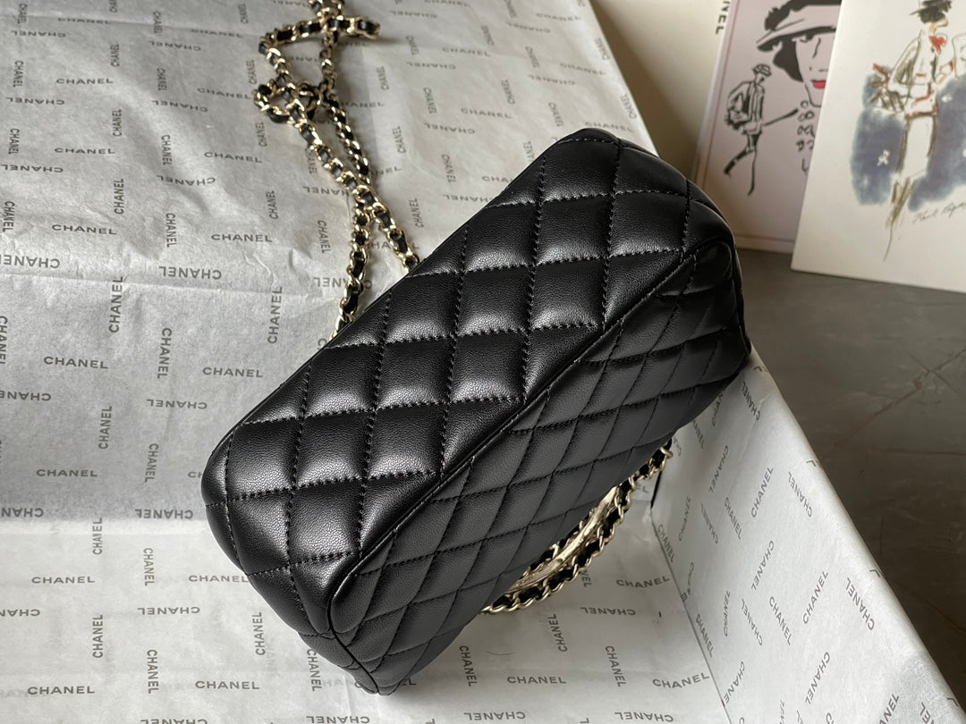 CC MINI 18 FLAP BAG IN BLACK LAMBSKIN