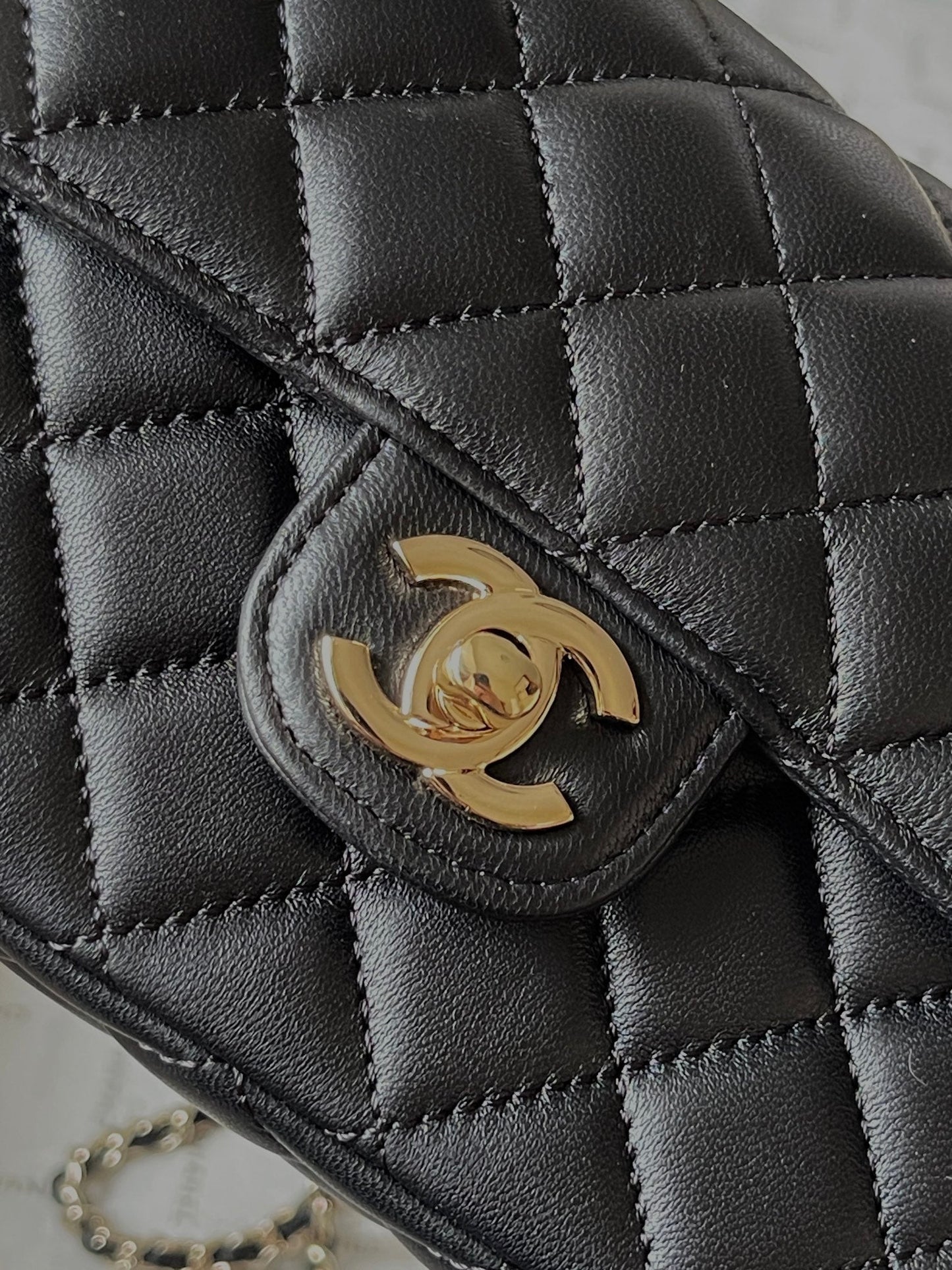 CC MINI 18 FLAP BAG IN BLACK LAMBSKIN