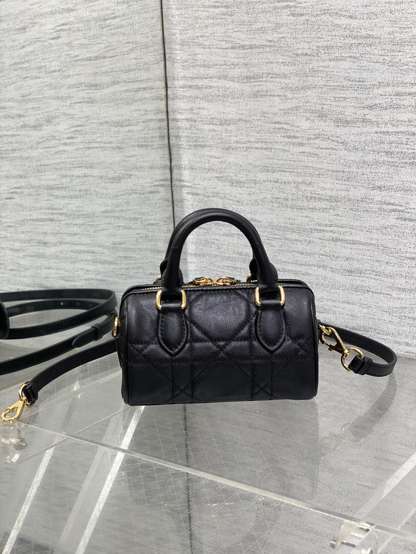 GROOVE MINI 17 BAG IN BLACK LAMBSKIN