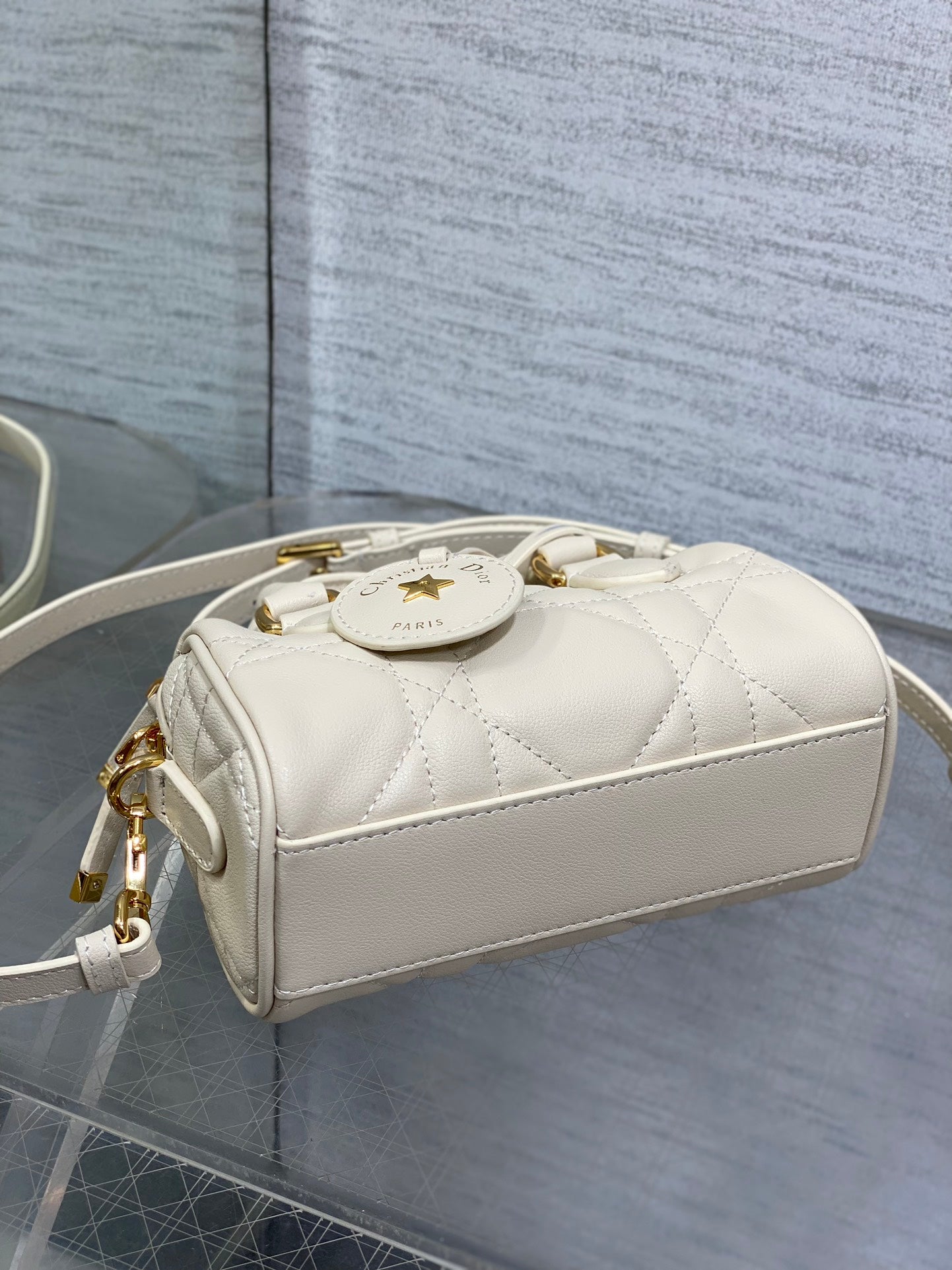 GROOVE MINI 17 BAG IN WHITE CREAM LAMBSKIN