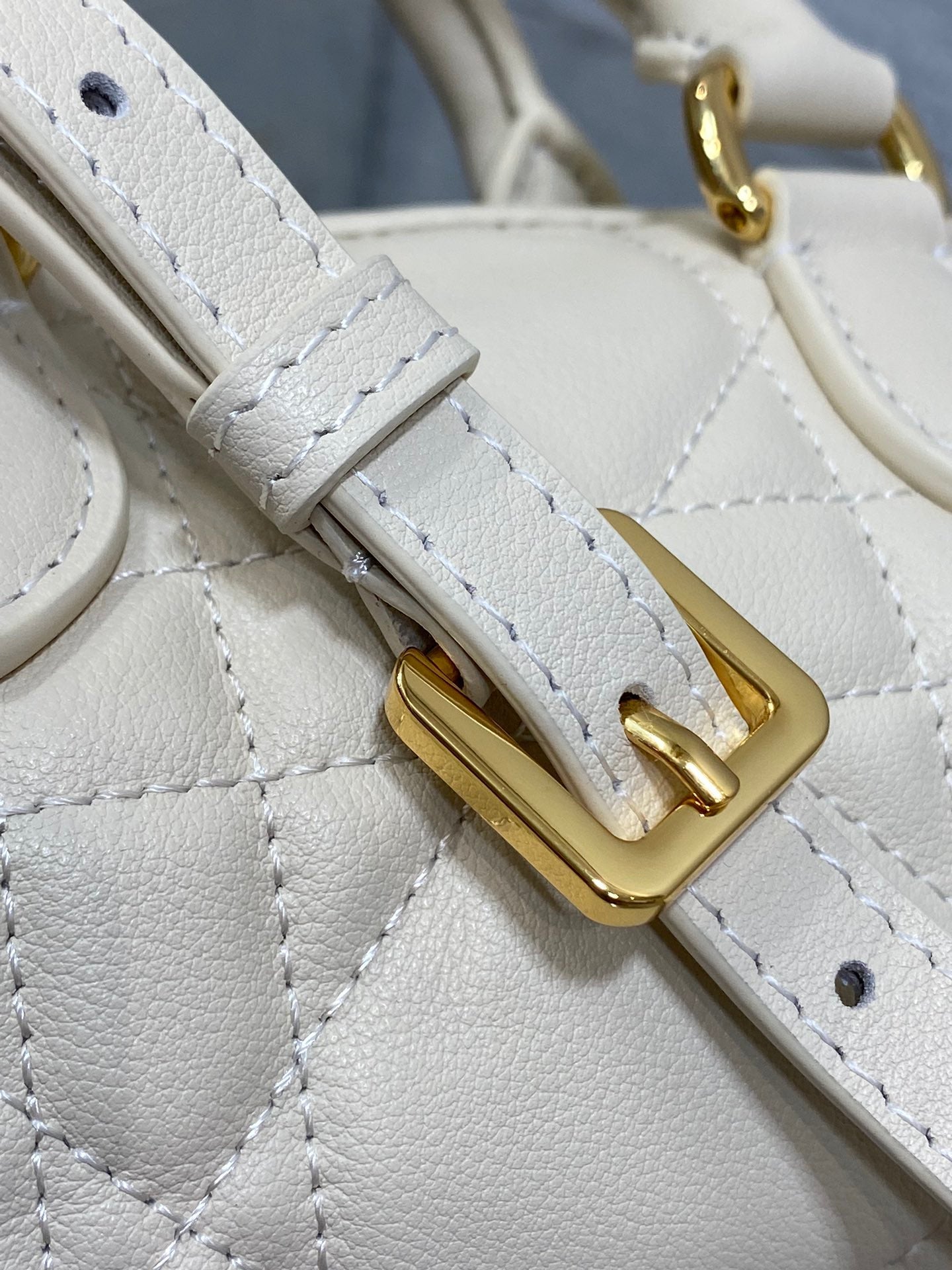 GROOVE MINI 17 BAG IN WHITE CREAM LAMBSKIN