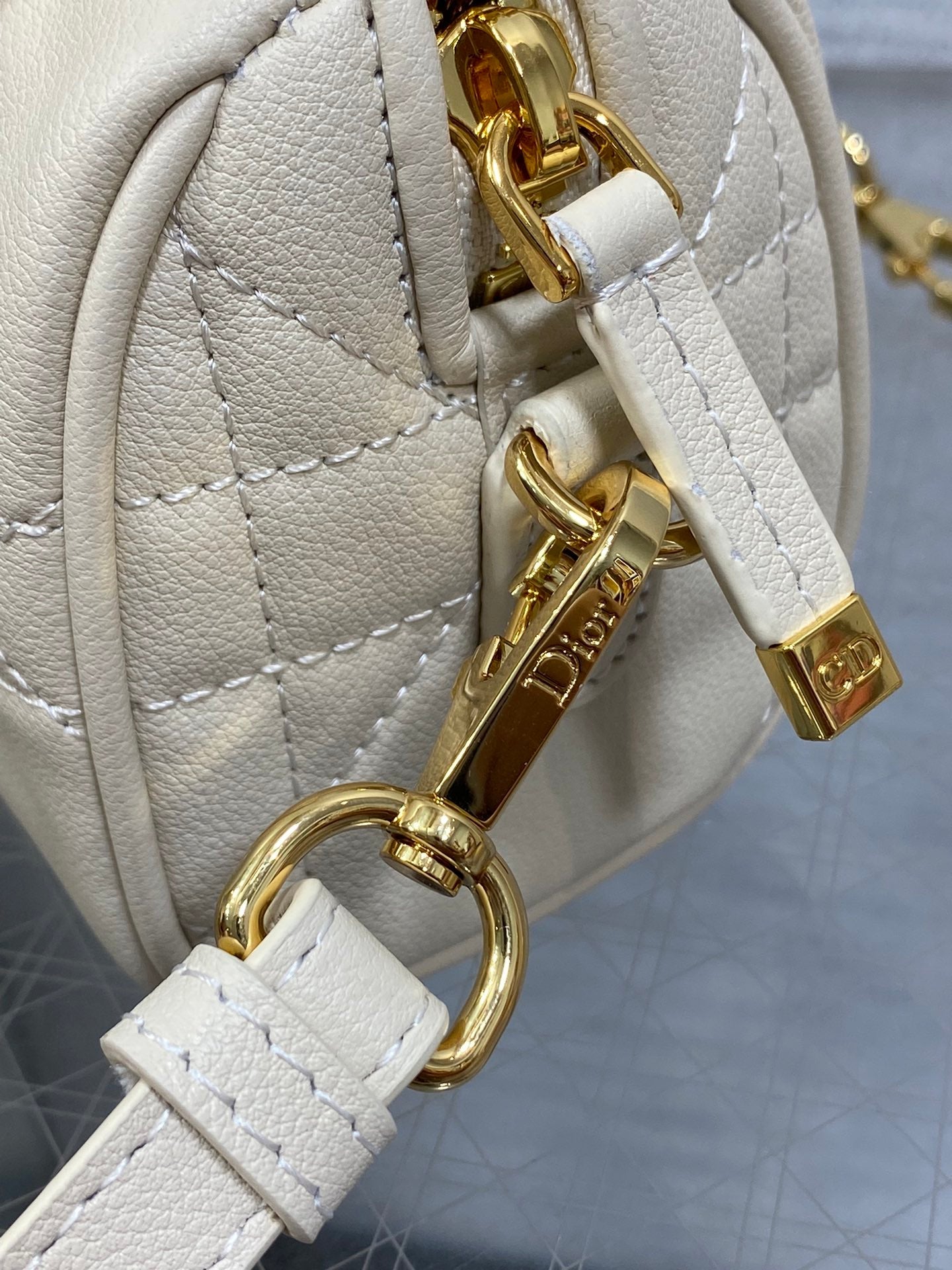 GROOVE MINI 17 BAG IN WHITE CREAM LAMBSKIN