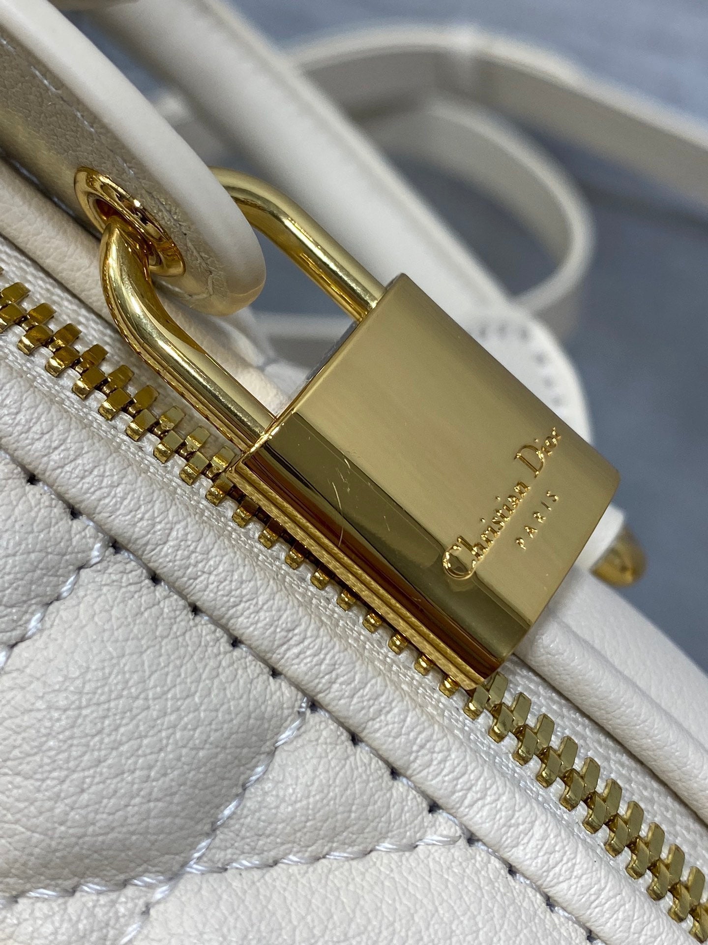 GROOVE 20 BAG IN WHITE CREAM LAMBSKIN