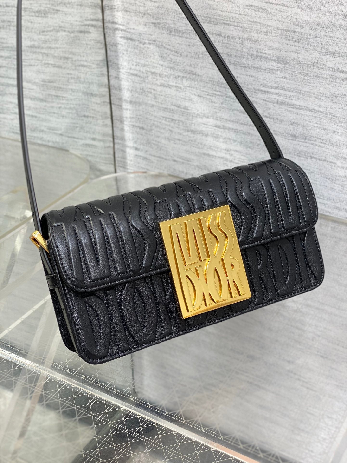 FLAP BAG 18 BLACK QUILTED ALLOVER CALFSKIN