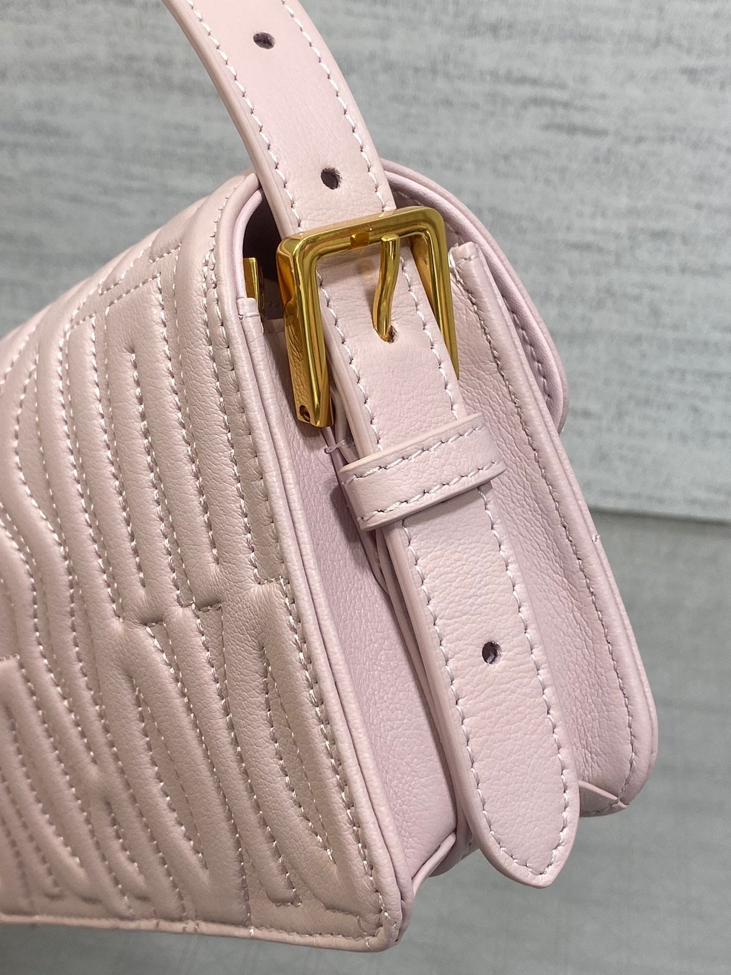 FLAP BAG 18 PALE PINK QUILTED ALLOVER CALFSKIN