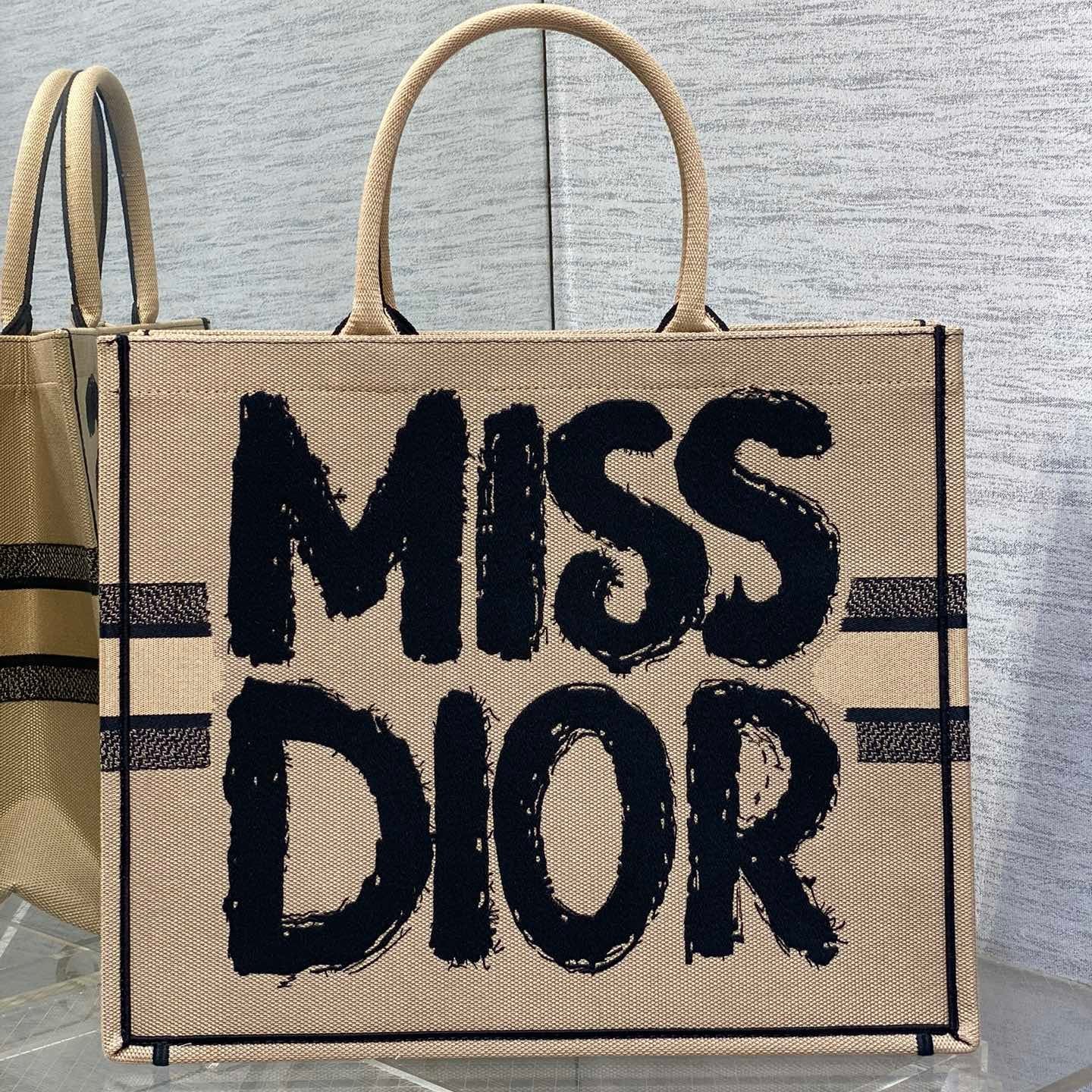 LARGE BOOK TOTE 42 BEIGE AND BLACK MISS DIOR GRAFFITI EMBROIDERY