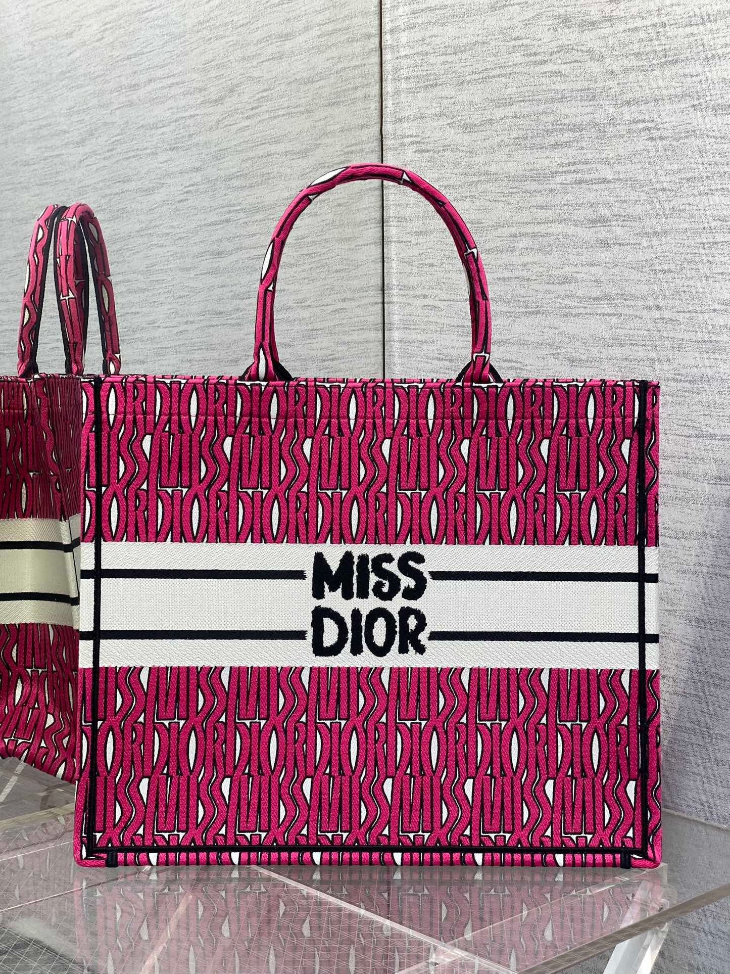 MISS LARGE TOTE 42 IN MAGENTA PURPLE CANVAS