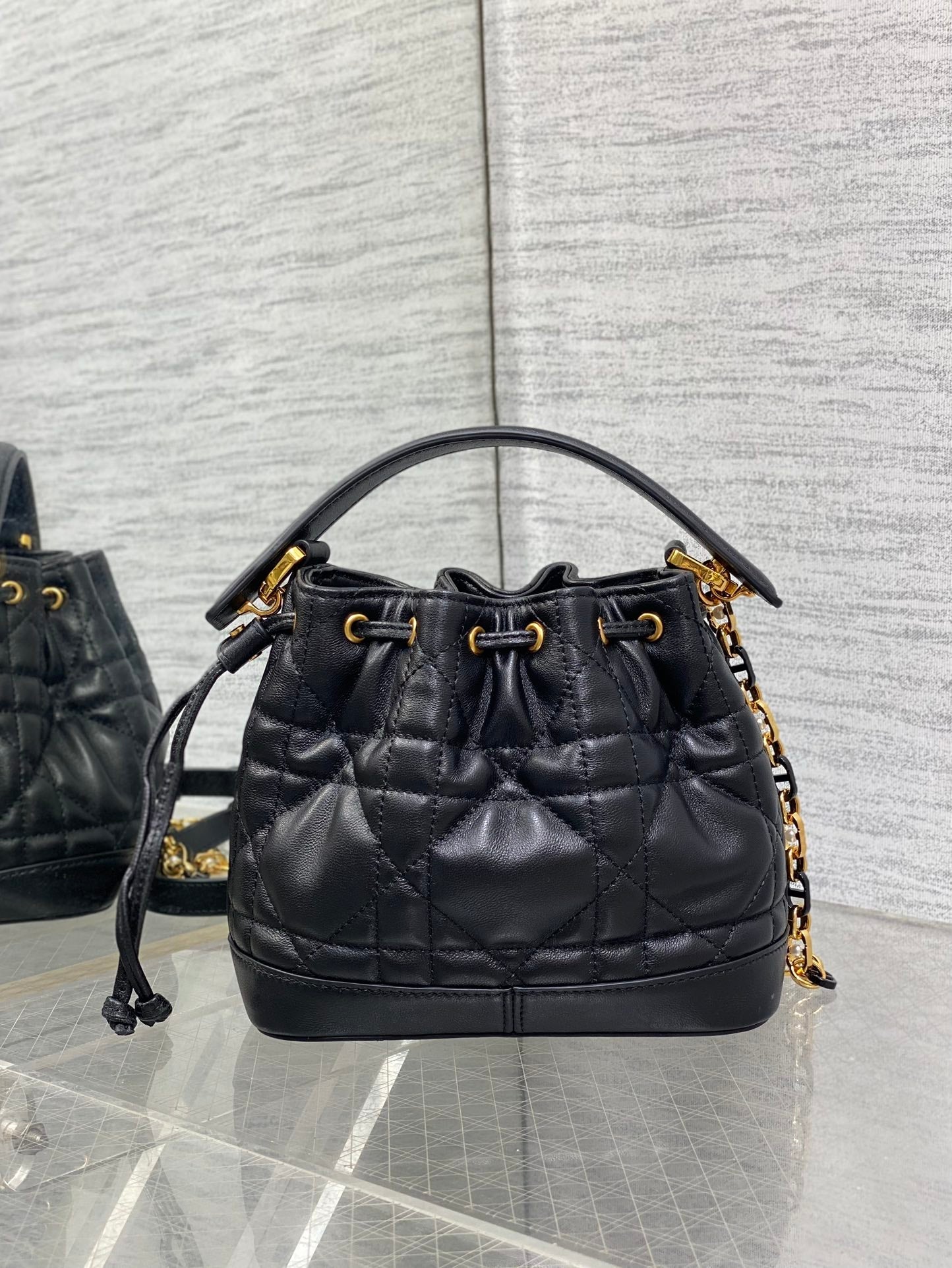 SMALL 18 JOLIE BUCKET BAG BLACK MACROCANNAGE LAMBSKIN