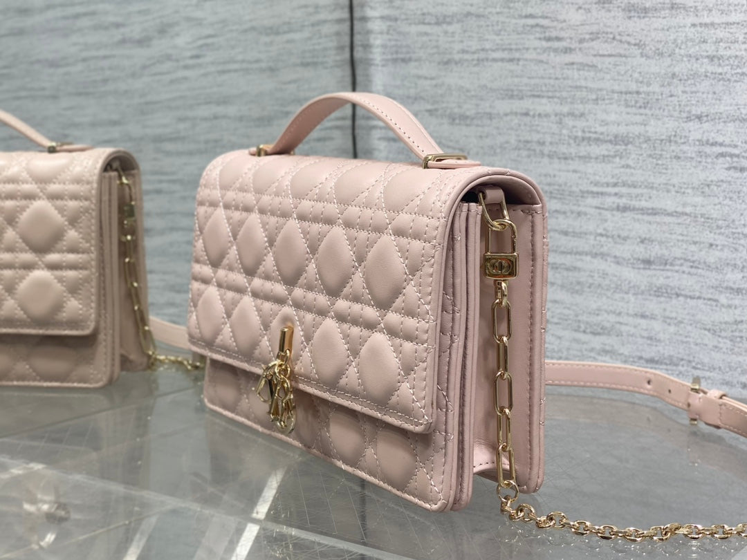 MINI BAG 24 IN LIGHT PINK PATENT CANNAGE CALFSKIN