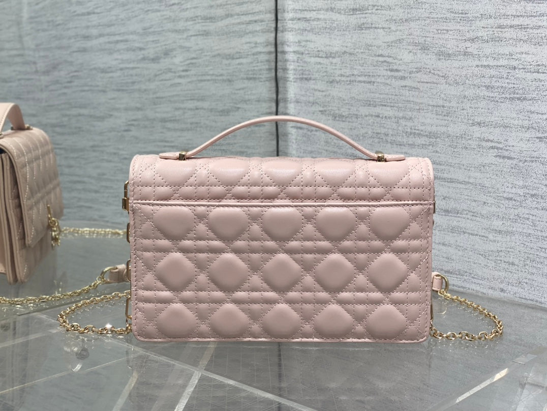 MINI BAG 24 IN LIGHT PINK PATENT CANNAGE CALFSKIN