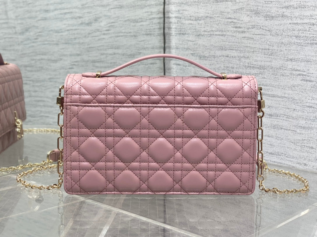 MINI BAG 24 IN ROSE PINK PATENT CANNAGE CALFSKIN