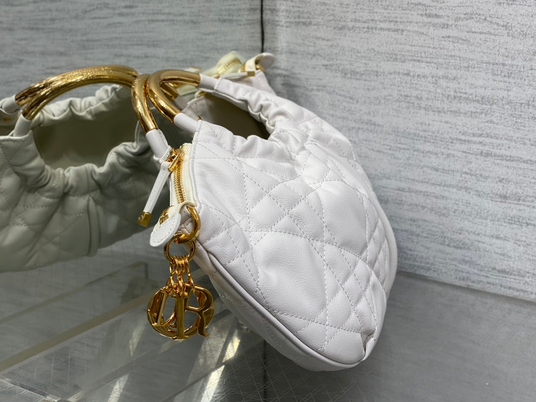 WALK IN PURSE 36 BAG WHITE LAMBSKIN WITH GOLD HARDWARE