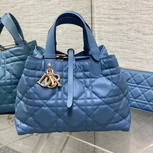 ALWAYS MEDIUM 28 BAG IN AZURE BLUE MACROCANNAGE CALFSKIN