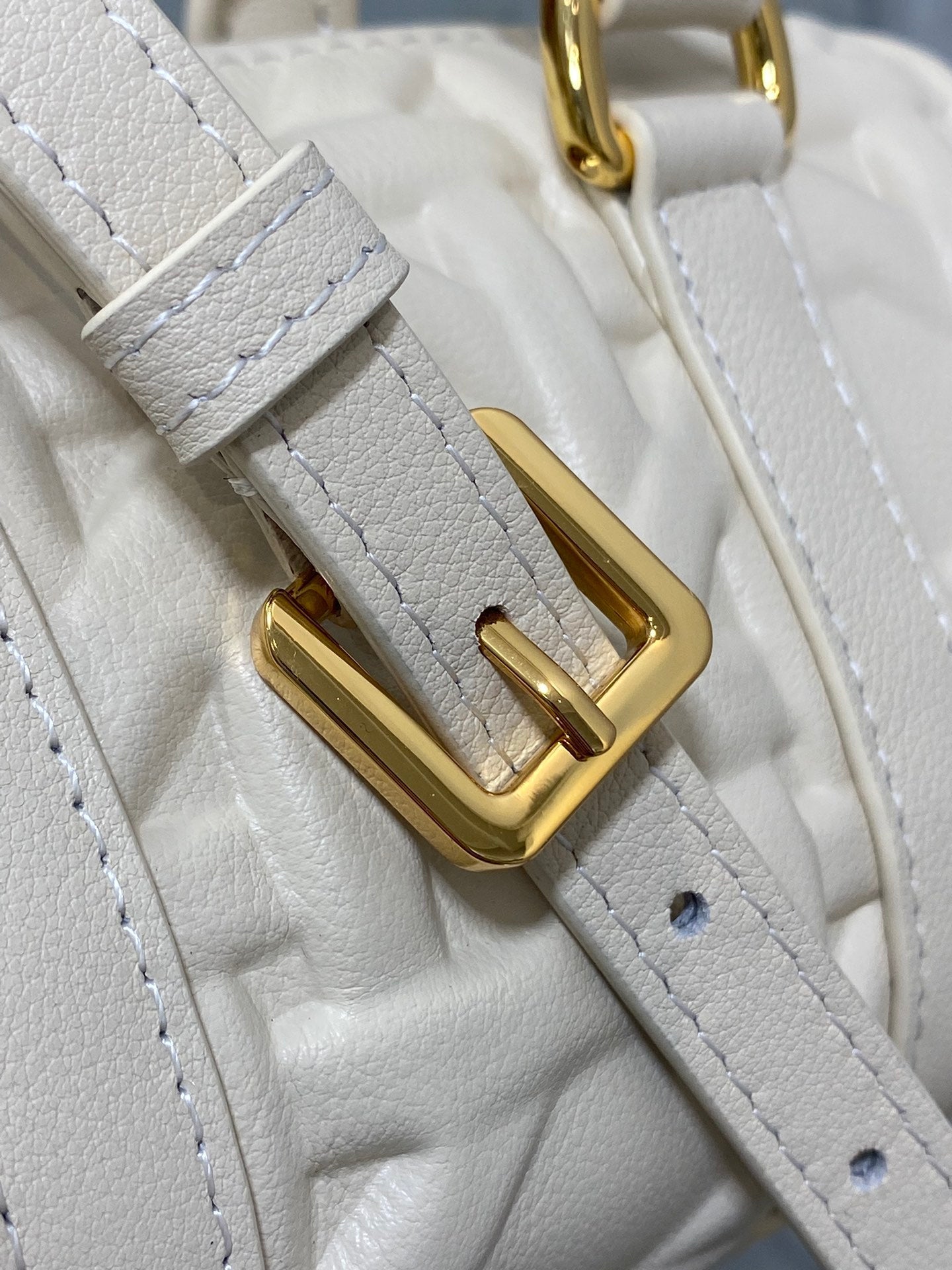 GROOVE 17 BAG IN WHITE CREAM MACROCANNAGE CALFSKIN WITH GOLD HARDWARE