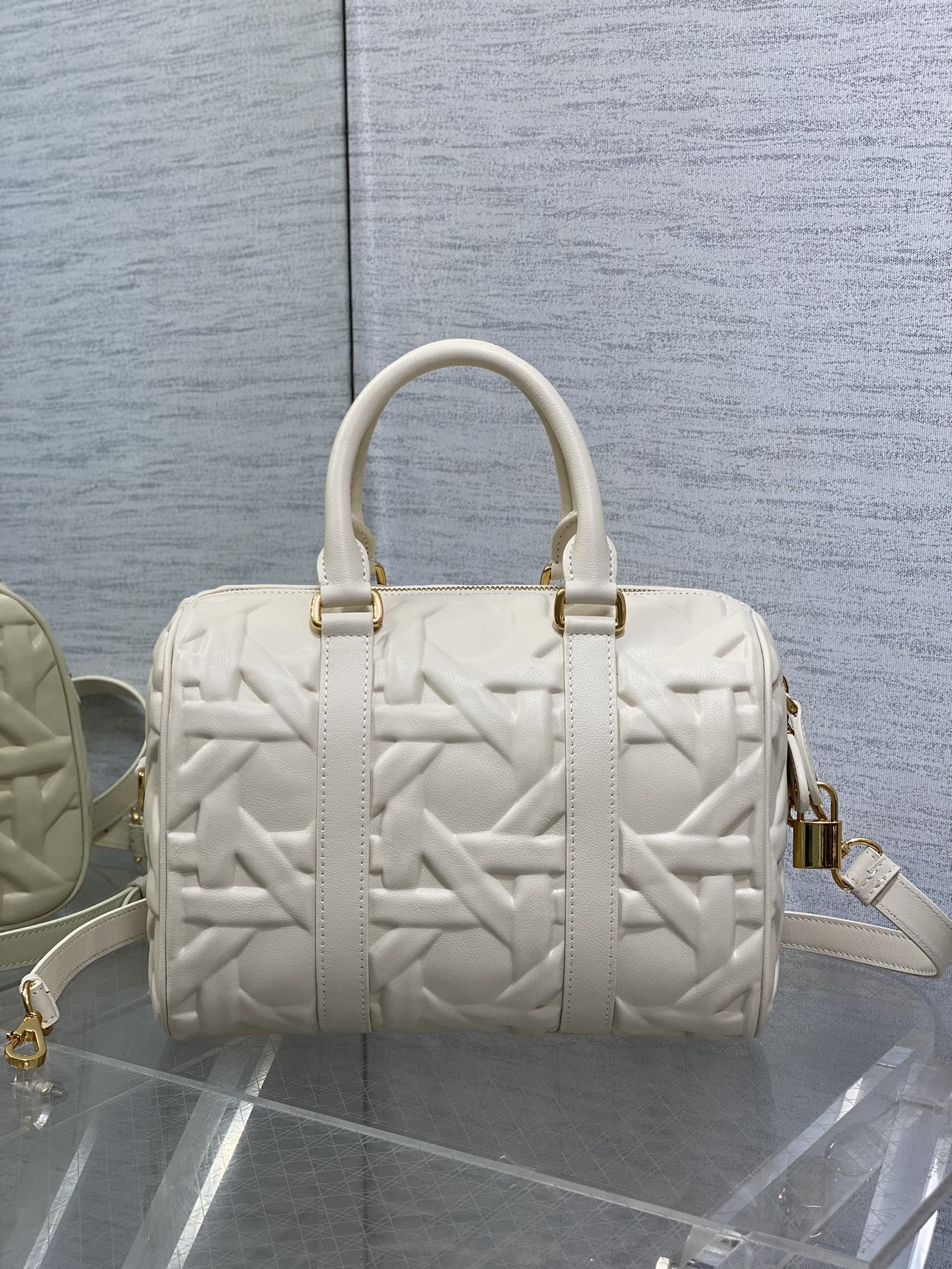 GROOVE 25 BAG IN WHITE CREAM MACROCANNAGE CALFSKIN WITH GOLD HARDWARE