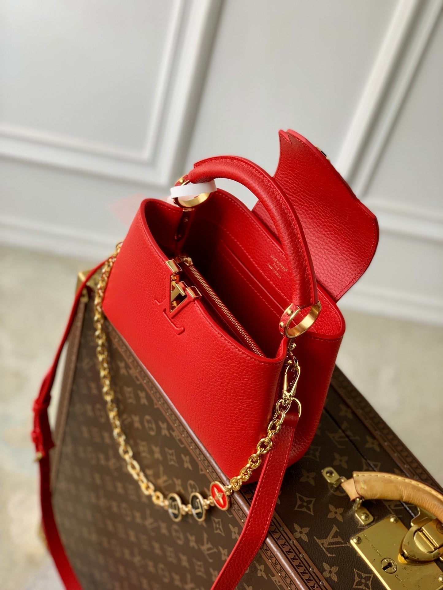 CAPUCINES MINI 23 IN RED TAURILLON GOLD HARDWARE