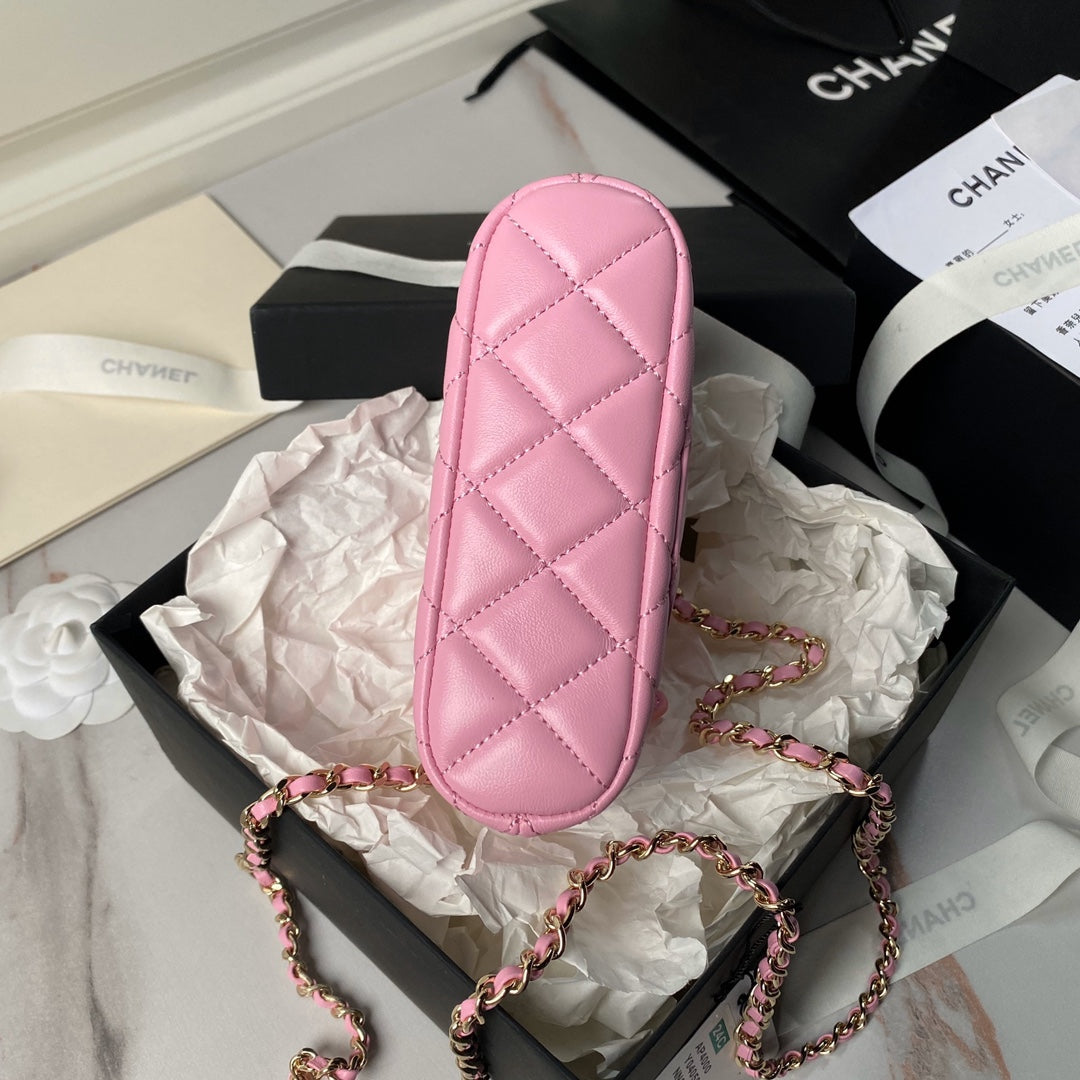 CC 16 CLASSIC CLUTCH WITH STRAP BAG IN LIGHT PINK LAMBSKIN