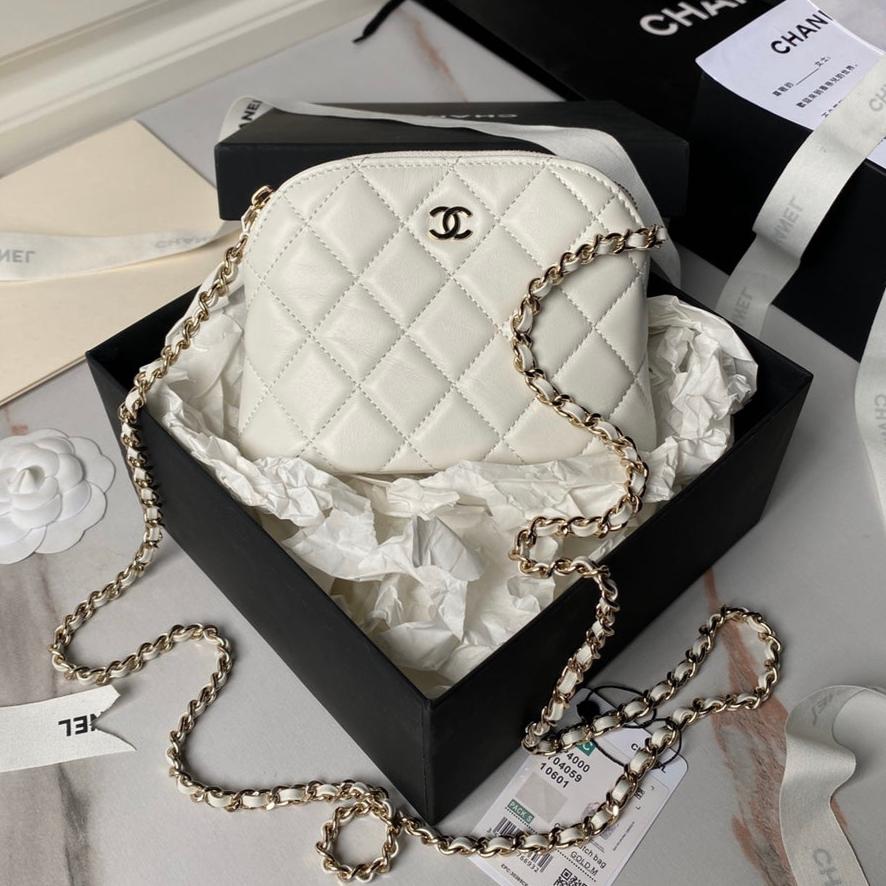 CC 16 CLASSIC CLUTCH WITH STRAP BAG IN WHITE LAMBSKIN