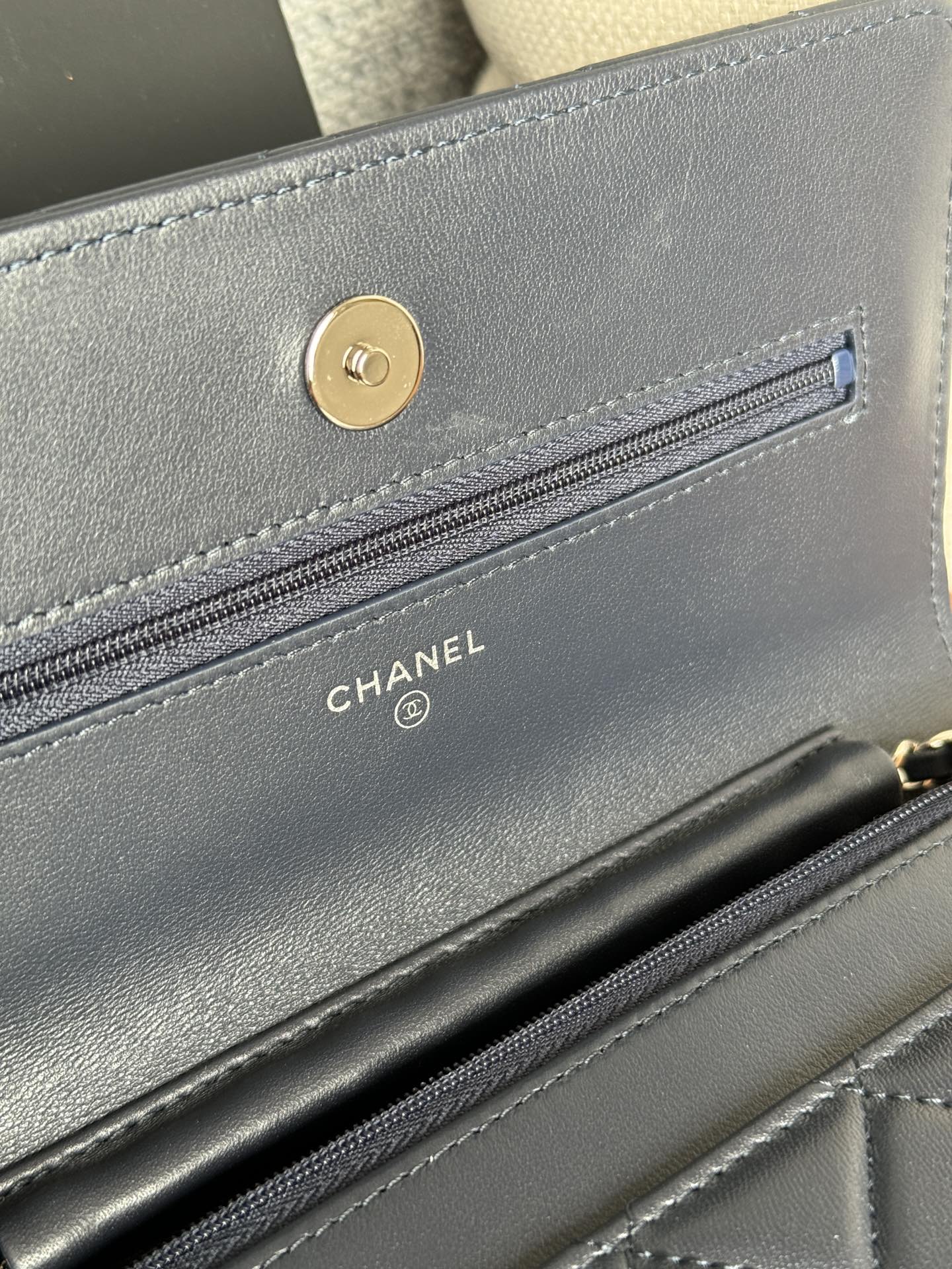 CC WOC ENTRUPY 19 BAG IN INDIGO BLUE CALFSKIN