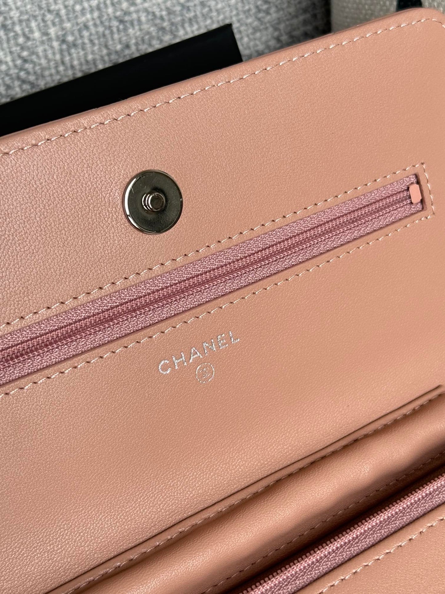 CC WOC ENTRUPY 19 BAG IN LIGHT PINK CALFSKIN