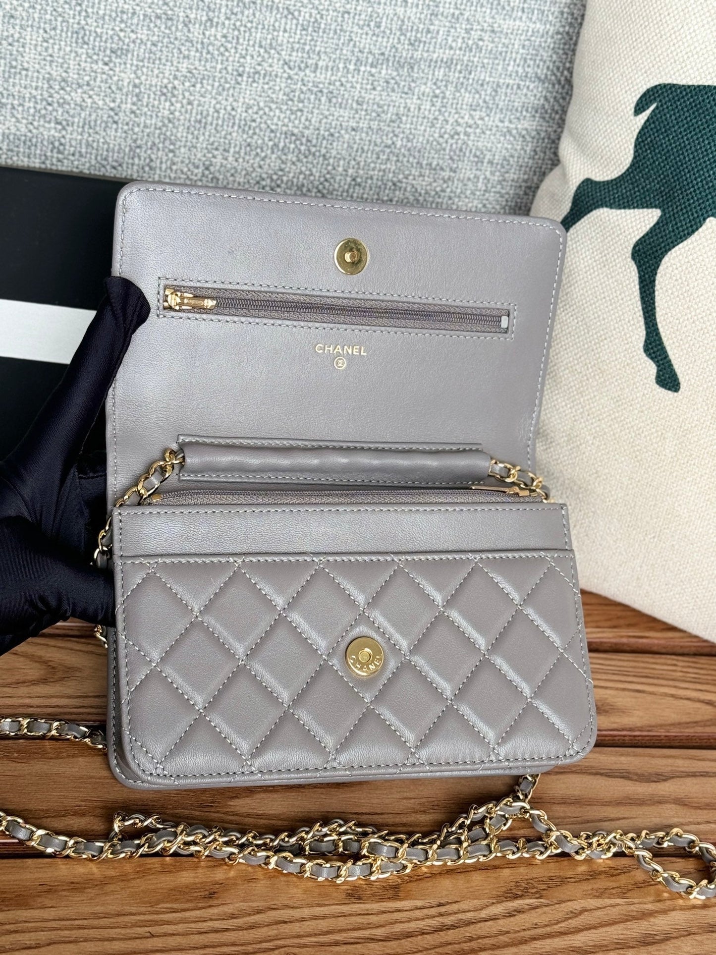 CC WOC ENTRUPY 19 BAG IN SPANISH GREY CALFSKIN