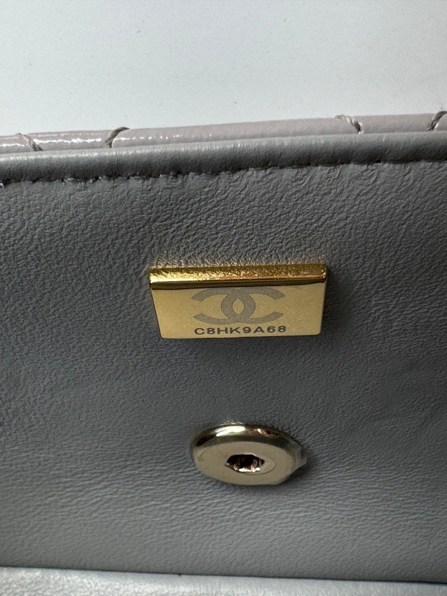 MINI FLAP BAG 20 IN LIGHT GRAY GLOSSY CALFSKIN GOLD HARDWARE