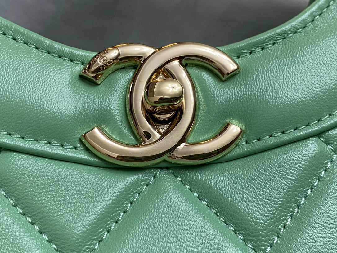 CC 39 LARGE SHOPPING BAG IN GREEN MINT CALFSKIN