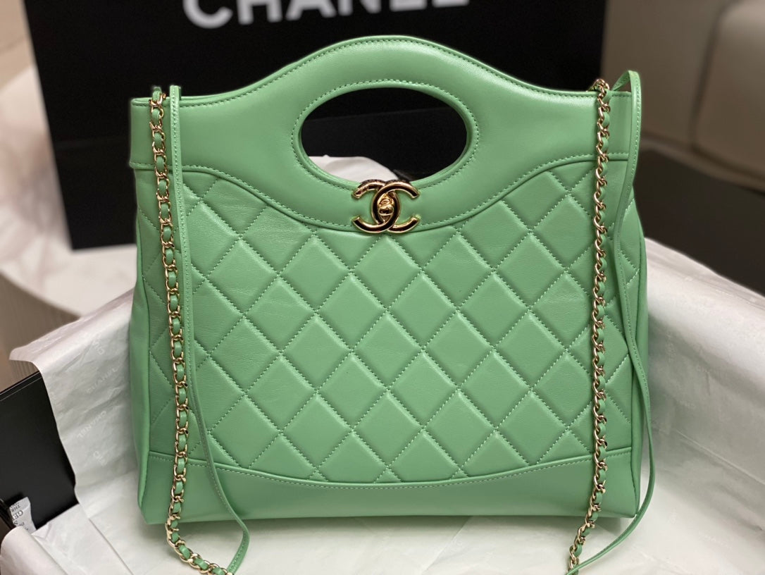 CC SMALL 30 SHOPPING BAG IN GREEN MINT CALFSKIN