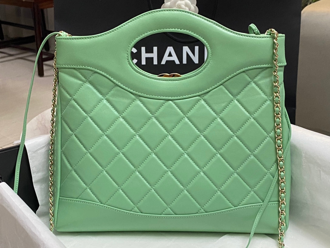 CC SMALL 30 SHOPPING BAG IN GREEN MINT CALFSKIN