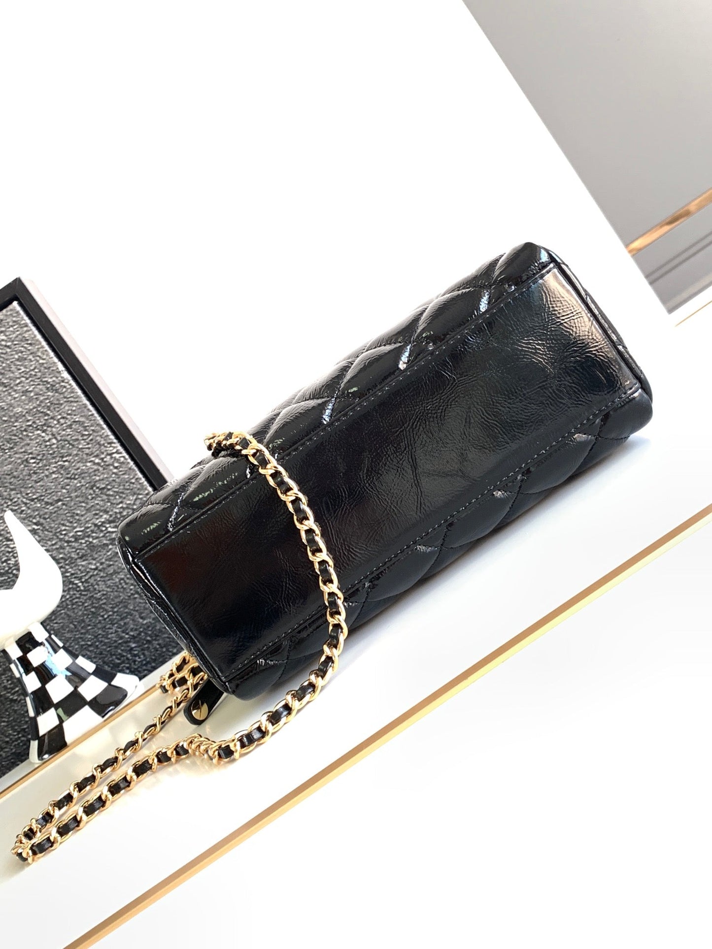 CC CLASSIC MINI 20 CLUTCH WITH STRAP IN GLOSSY BLACK CALFSKIN