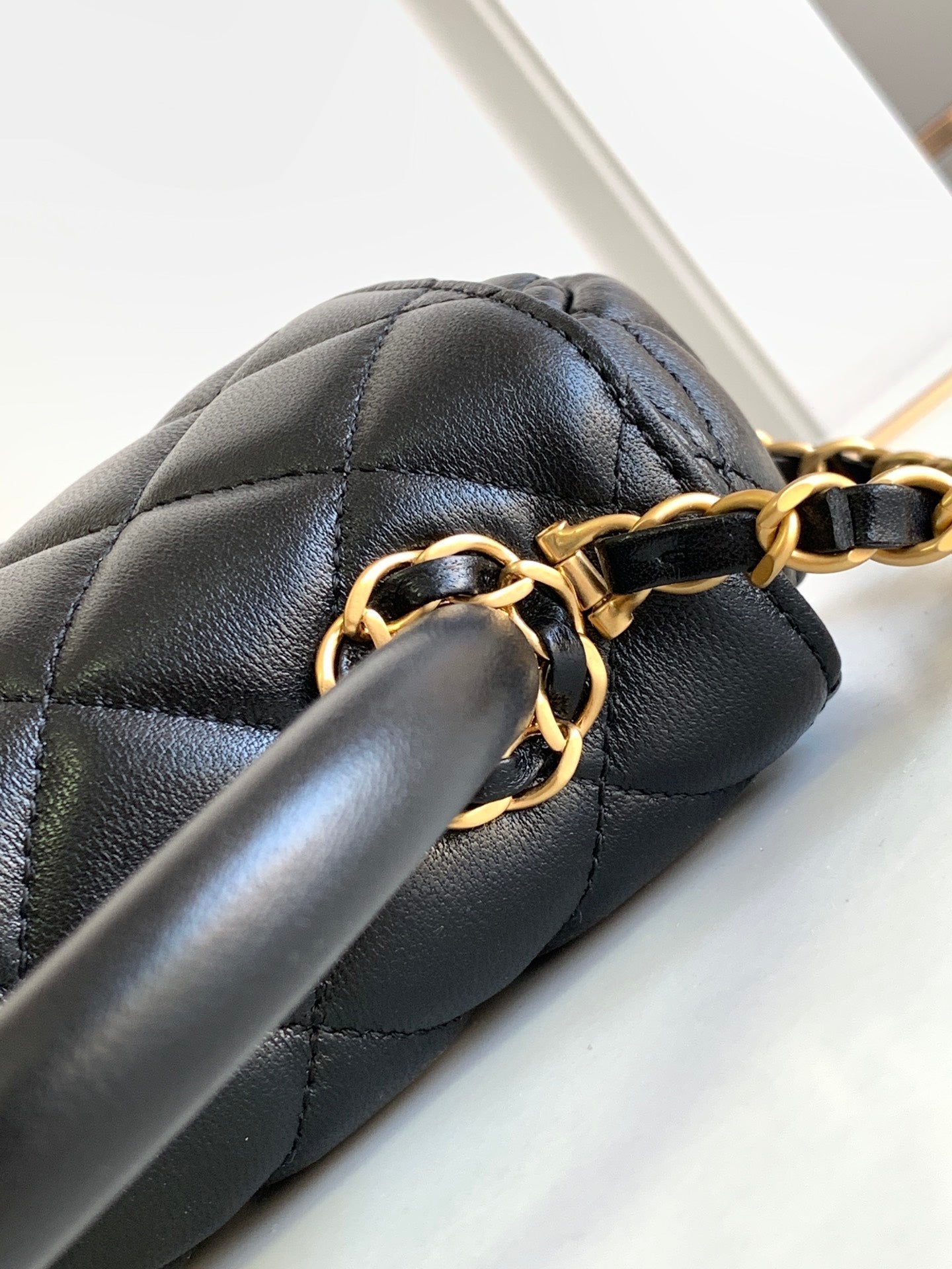 CC MINI 20 HANDBAG IN BLACK CALFSKIN GOLD HARDWARE