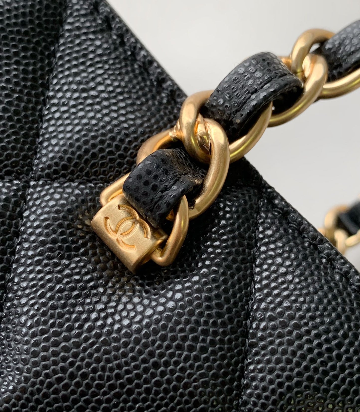 CC LARGE 33 BAG IN BLACK CALFSKIN GOLD HARDWARE