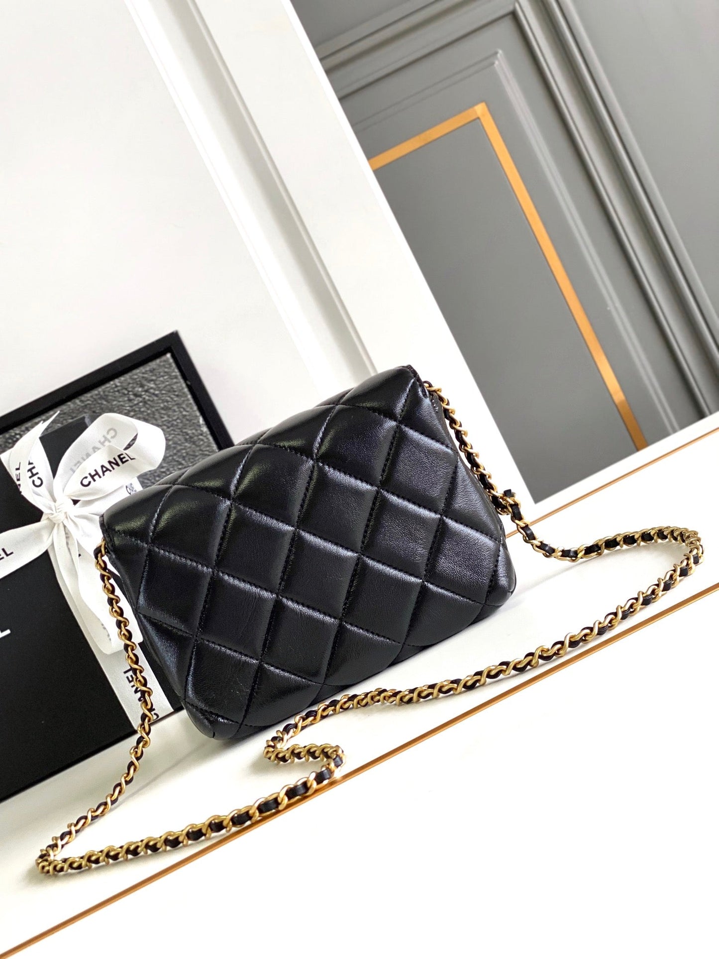 CC MINI 20 FLAP BAG IN BLACK LAMBSKIN GOLD HARDWARE