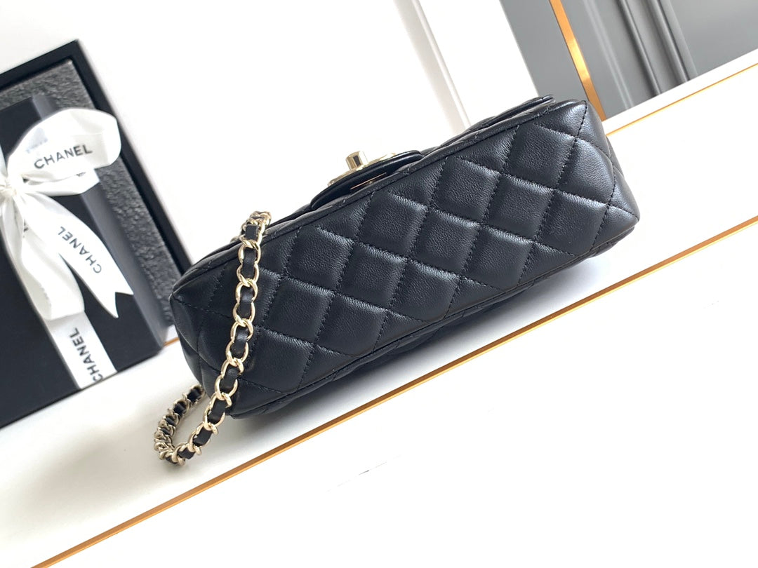 CC MINI 20 FLAP BAG IN BLACK CALFSKIN