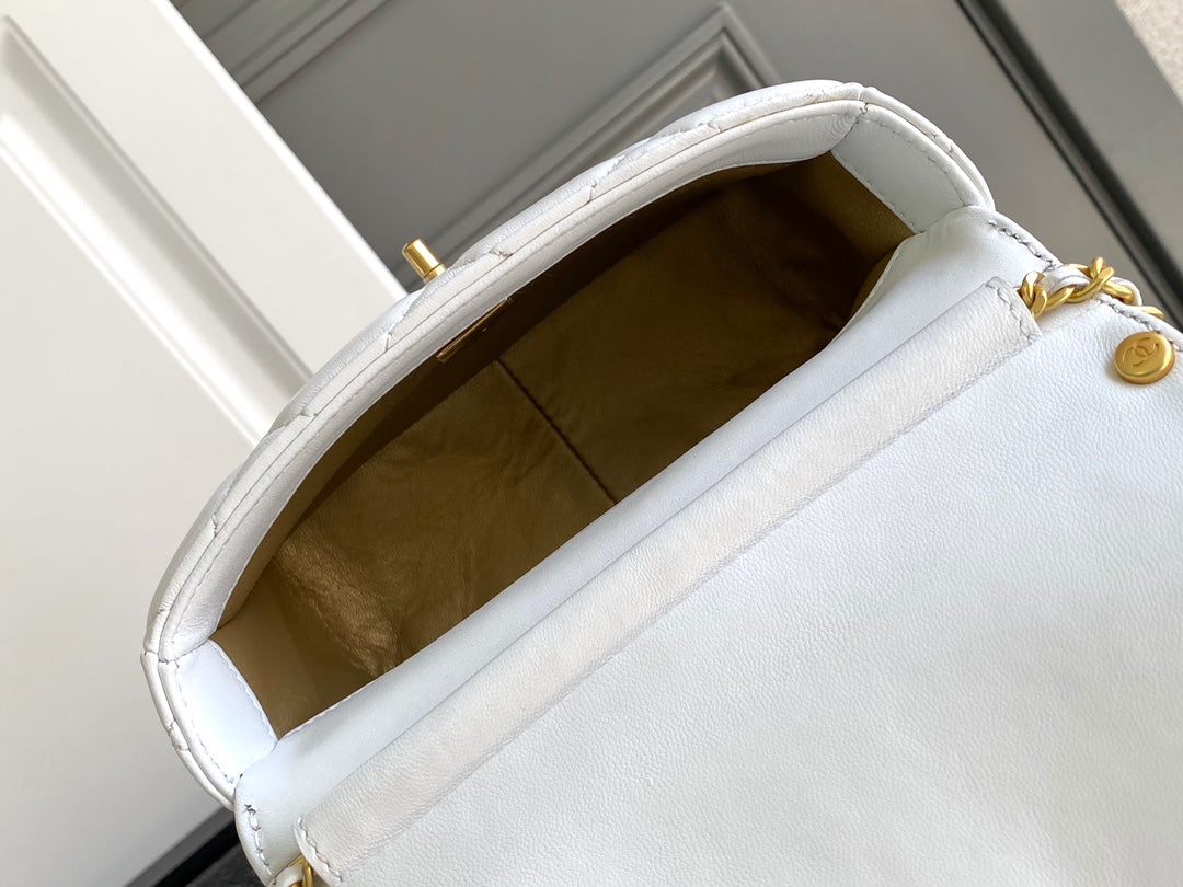 CC MINI 20 FLAP BAG IN WHITE LAMBSKIN GOLD HARDWARE