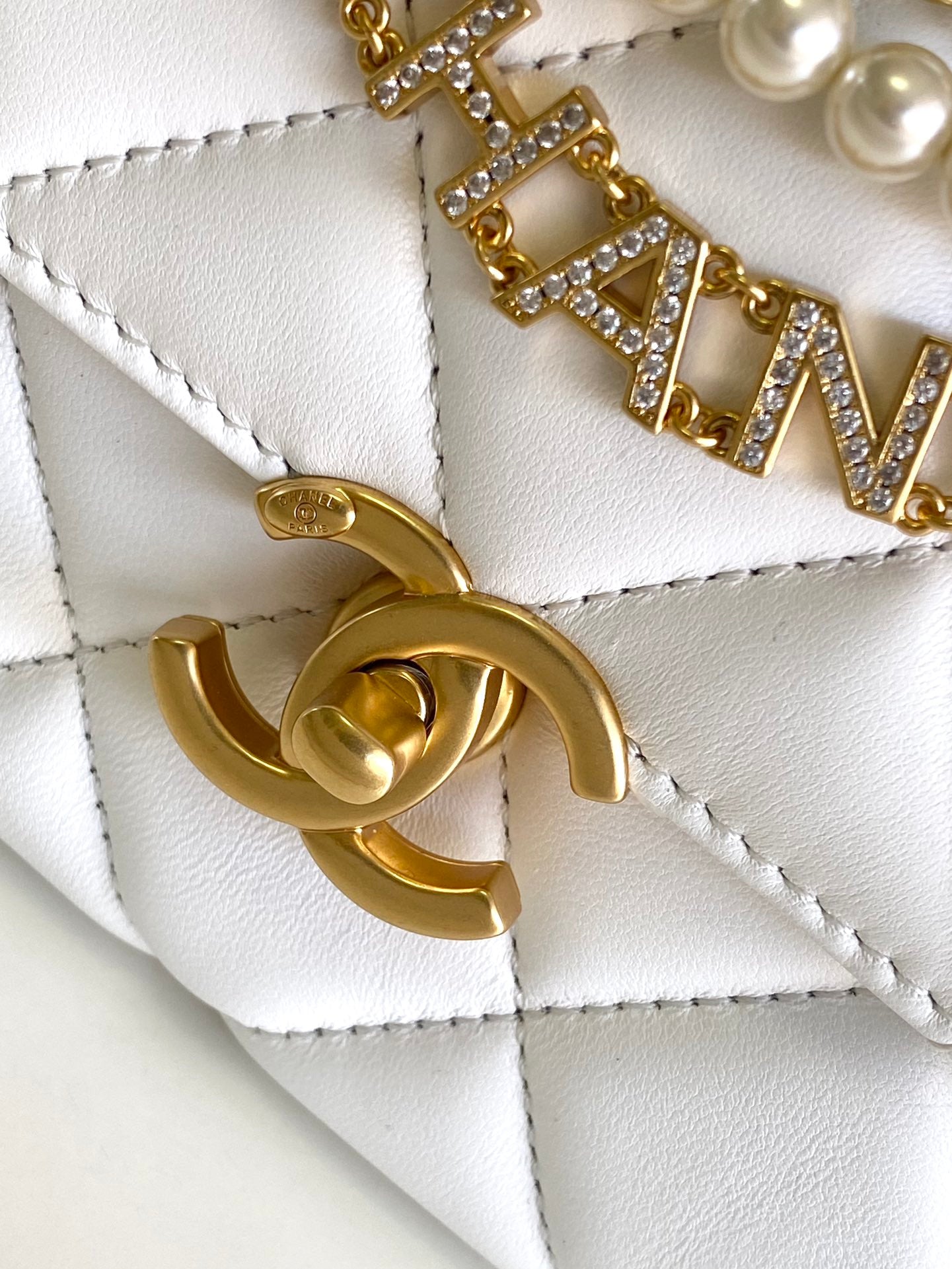 CC MINI 20 FLAP BAG IN WHITE LAMBSKIN GOLD HARDWARE