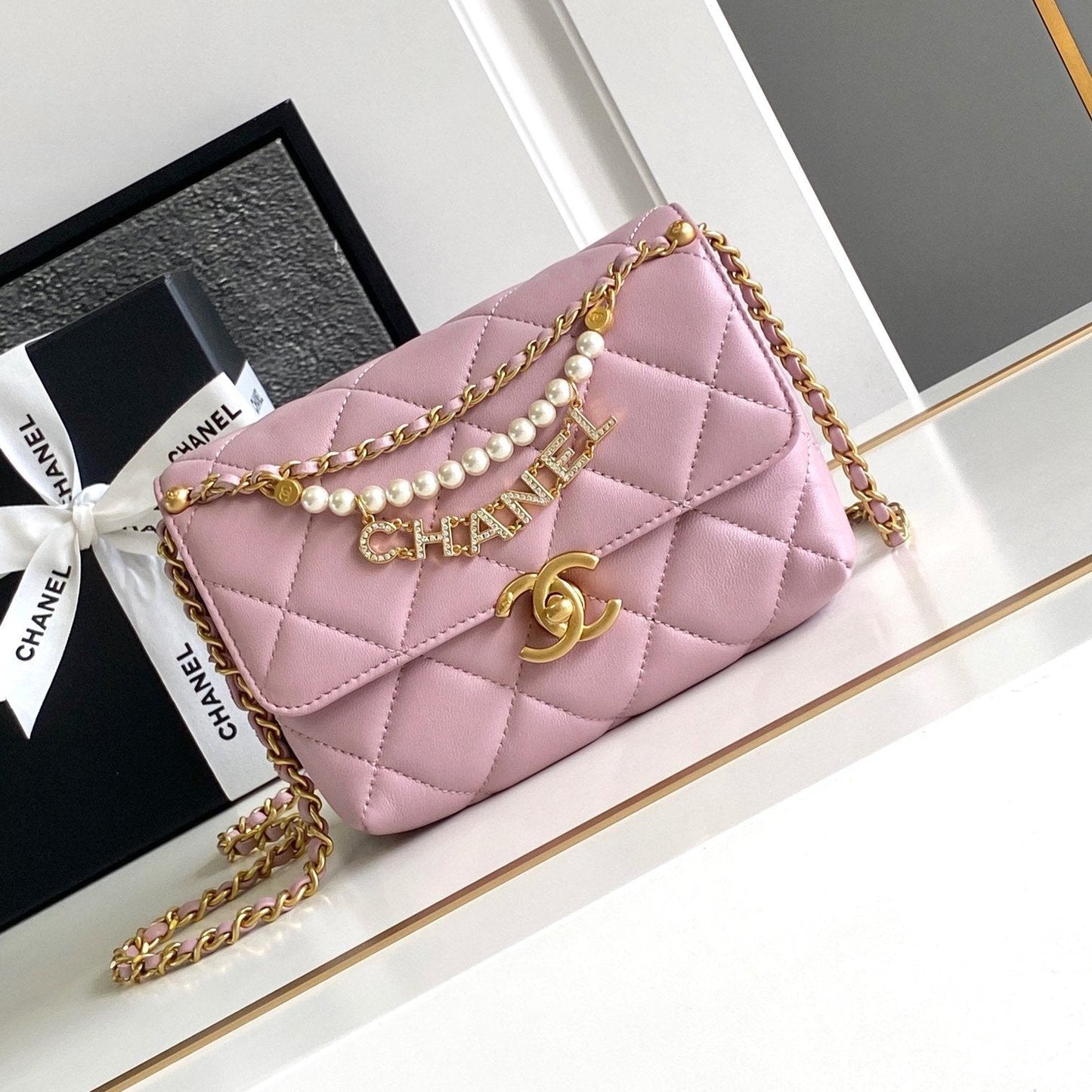 CC MINI 20 FLAP BAG IN LIGHT PINK LAMBSKIN GOLD HARDWARE