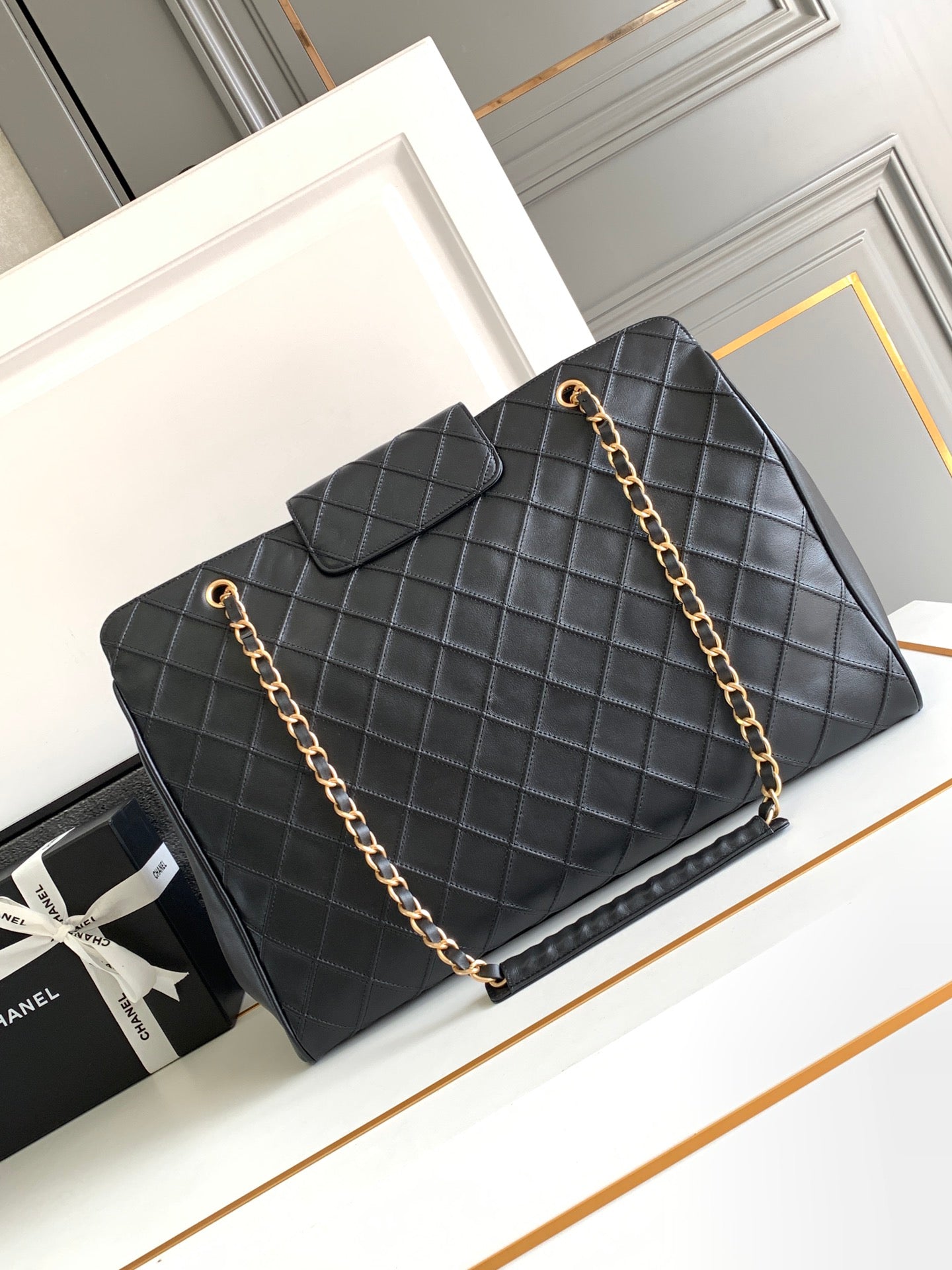 CC LARGE BAG 43 IN BLACK CALFSKIN