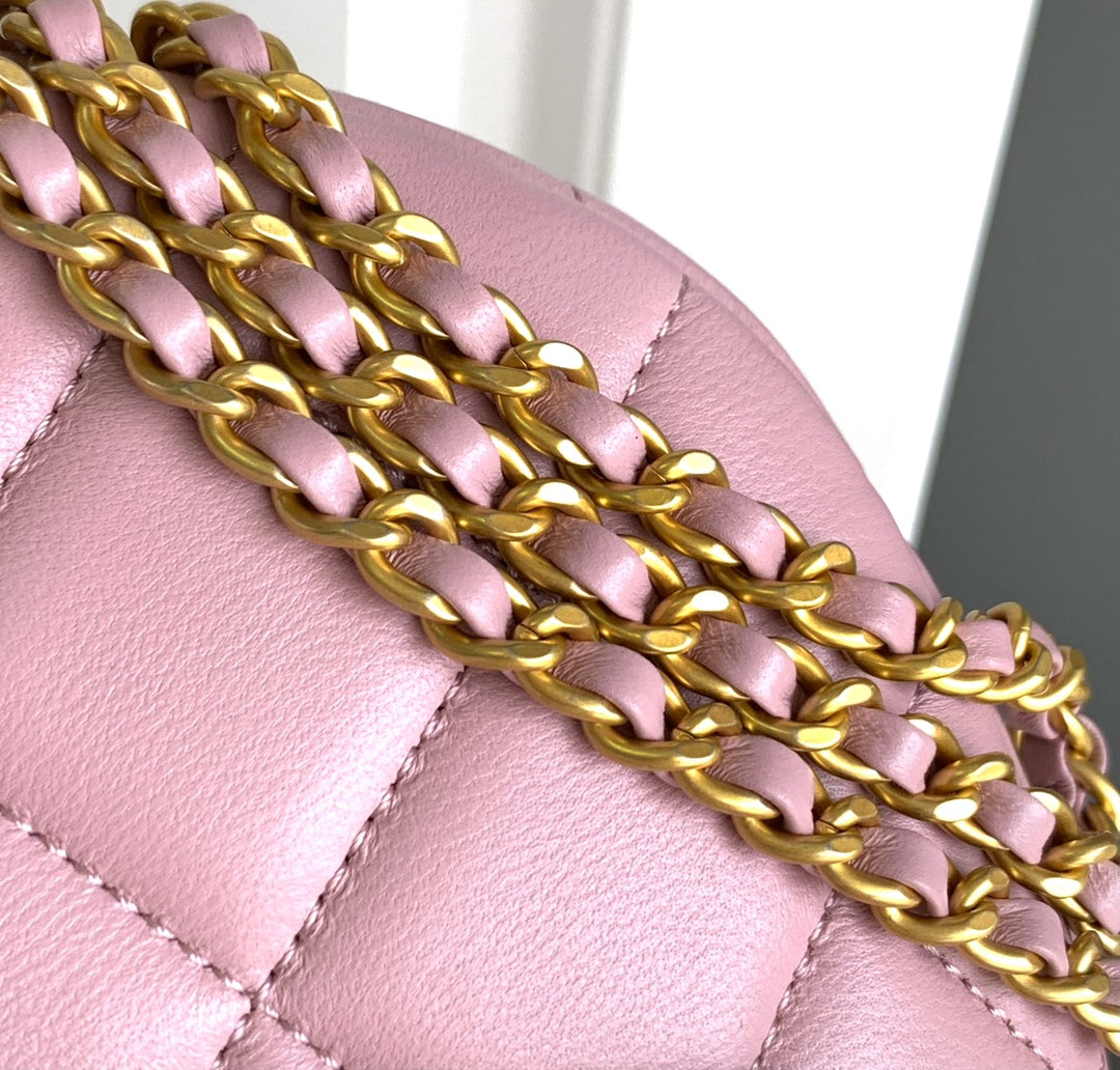 CC WAIST 24 BAG IN LIGHT PINK CALFSKIN WITH PEARL CHAIN AND GOLD HARDWARE