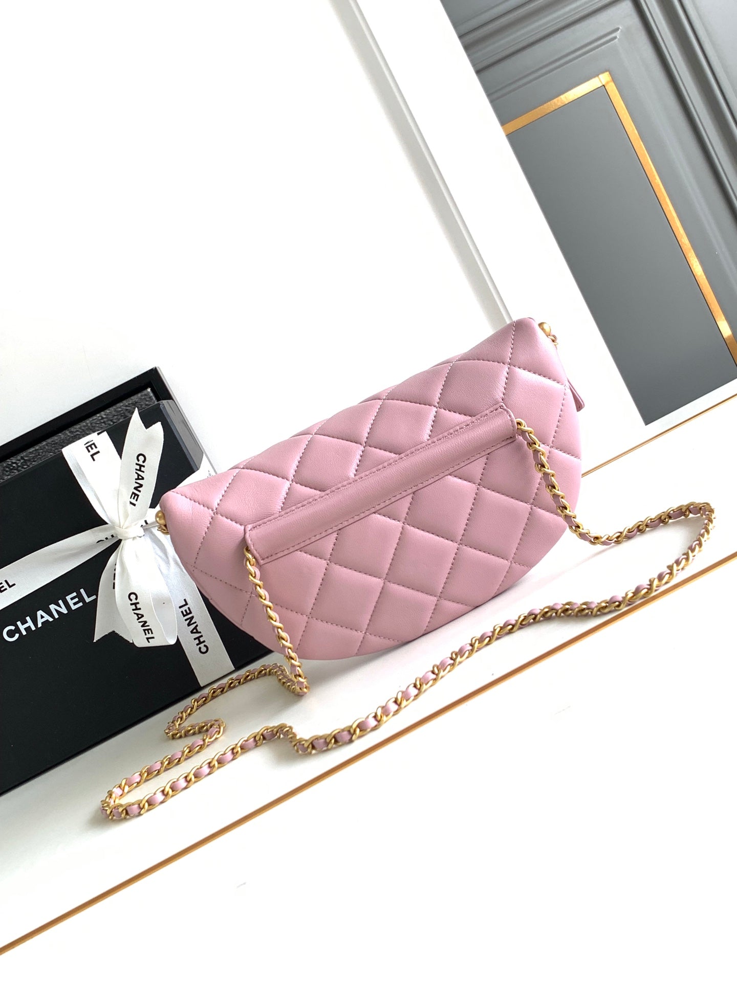 CC WAIST 24 BAG IN LIGHT PINK CALFSKIN WITH PEARL CHAIN AND GOLD HARDWARE