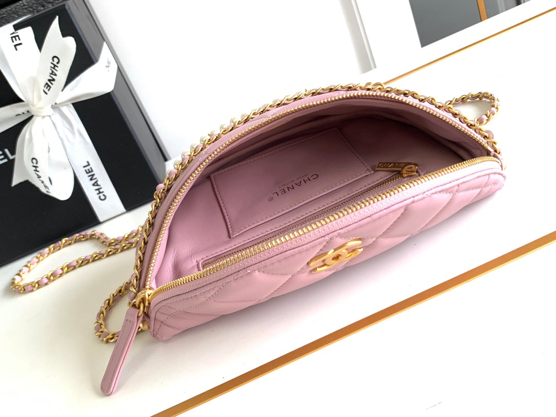 CC WAIST 24 BAG IN LIGHT PINK CALFSKIN WITH PEARL CHAIN AND GOLD HARDWARE