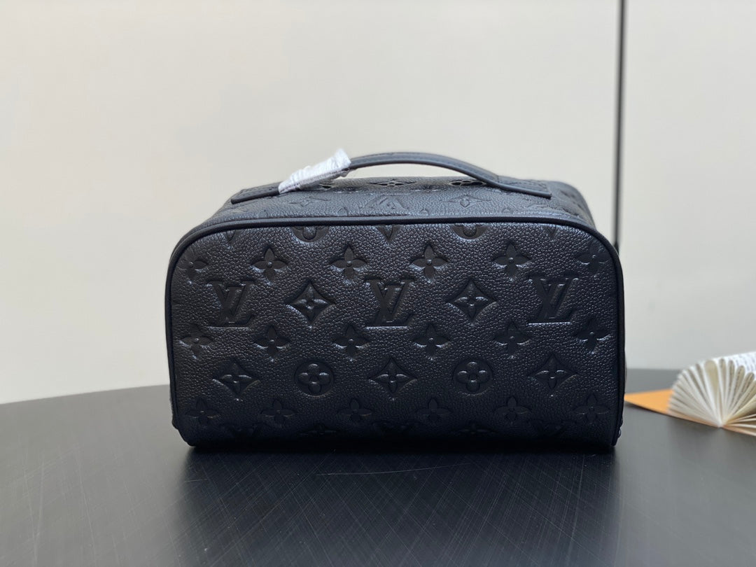 TOILETRY BAG 24 IN BLACK MONOGRAM EMBOSSED CALFSKIN