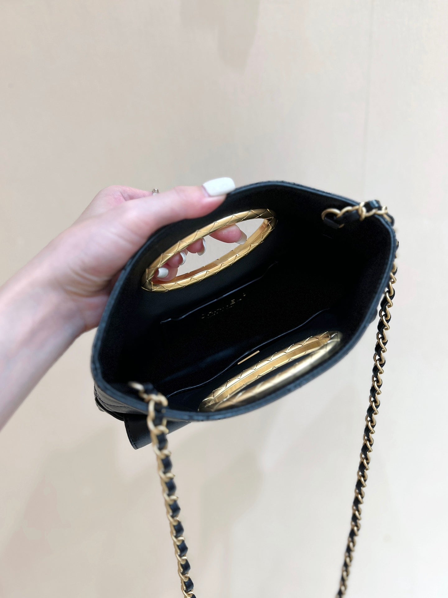 CLUTCH 25 IN BLACK SHEEPSKIN GOLD HARDWARE